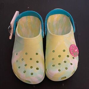 Mens/womens Margaritaville Crocs. Mens size 6 Womens size 8
